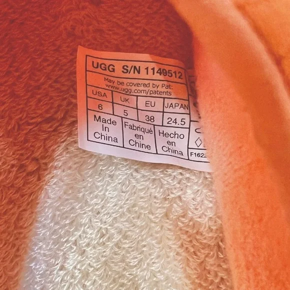 NEW! UGG Junior/Women’s slip on sandals. Neon Orange. Soft cushioned comfortable - Picture 12 of 12